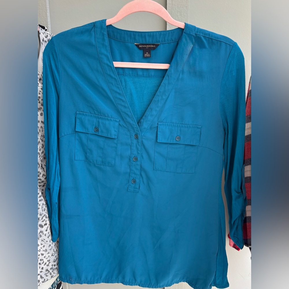 Banana Republic Turquoise V-Neck Shirt